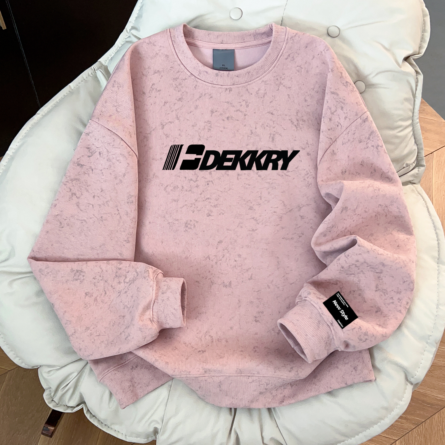 美式男女款炸街粉色蜡染上衣秋冬创意字母印花时尚风圆领套头卫衣