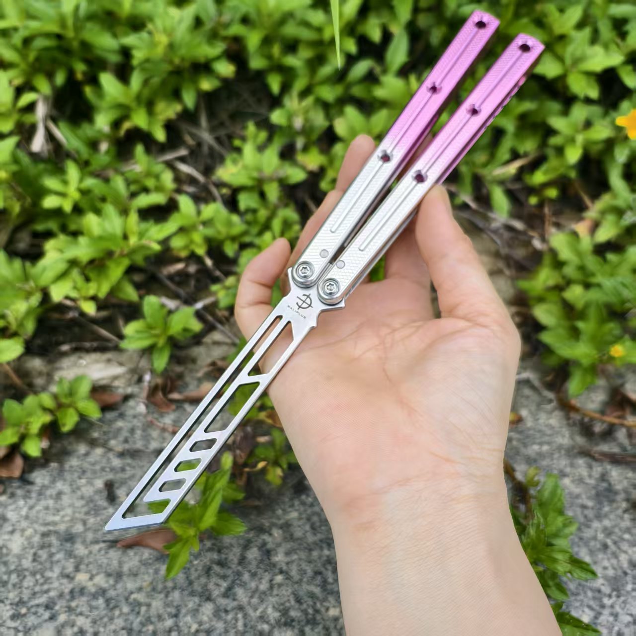 【无疆飞蝶】无疆海妖单侧槽方头练习版花式玩具安全未开刃