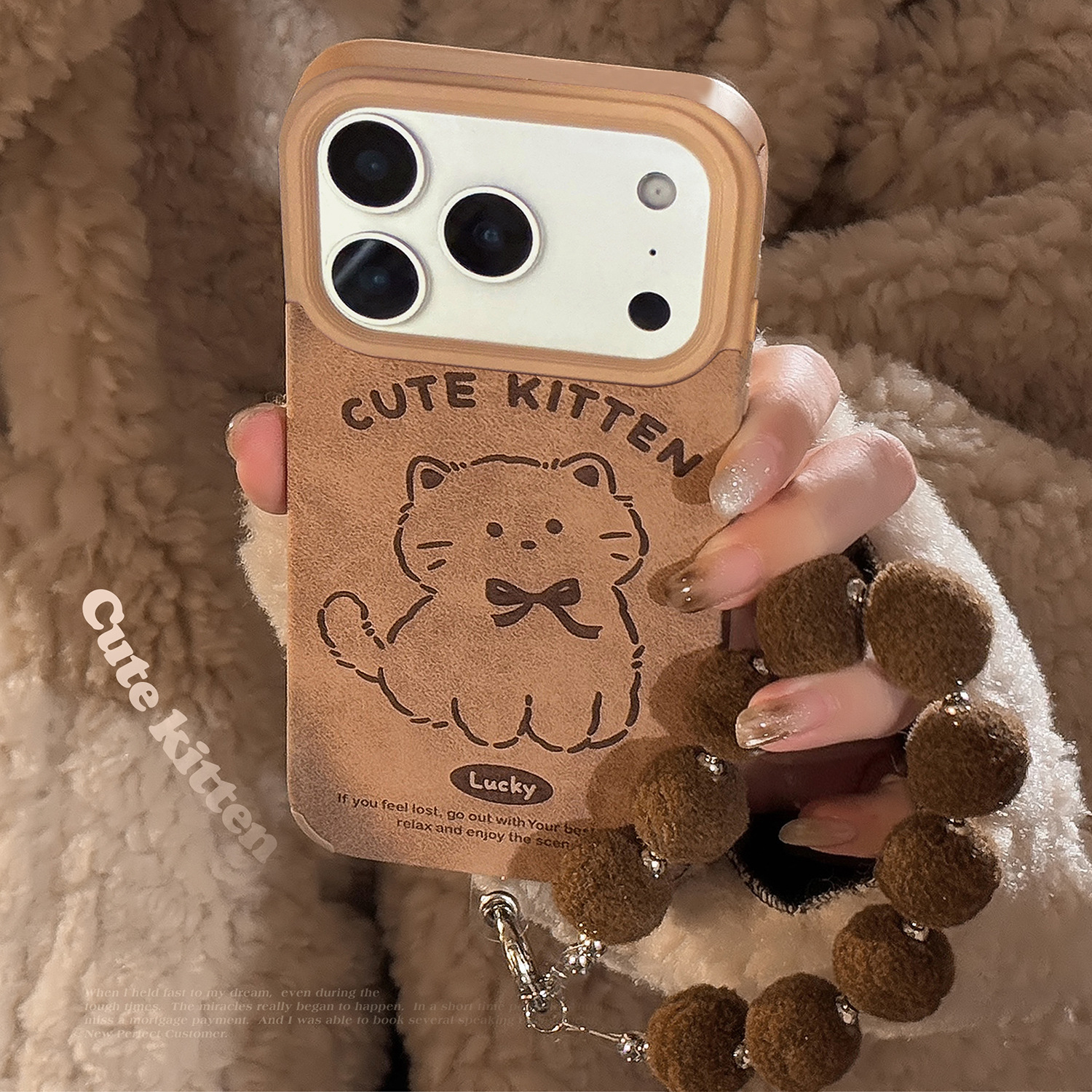 麂皮绒可爱猫咪棕色手链适用苹果17promax手机壳iphone1613简约15