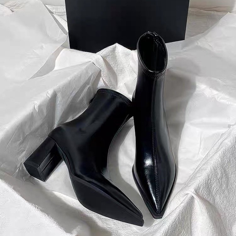 尖头瘦瘦靴女秋冬新款百搭气质法式加绒弹力高跟短靴粗跟马丁靴