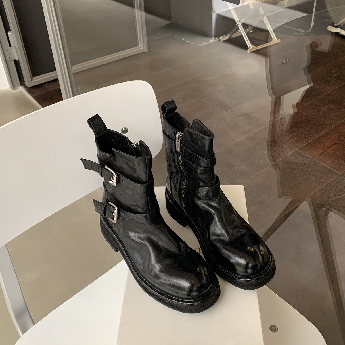 葡萄同款2025增高新款网红爆款一字扣带厚底水缩纹马皮瘦瘦短靴女