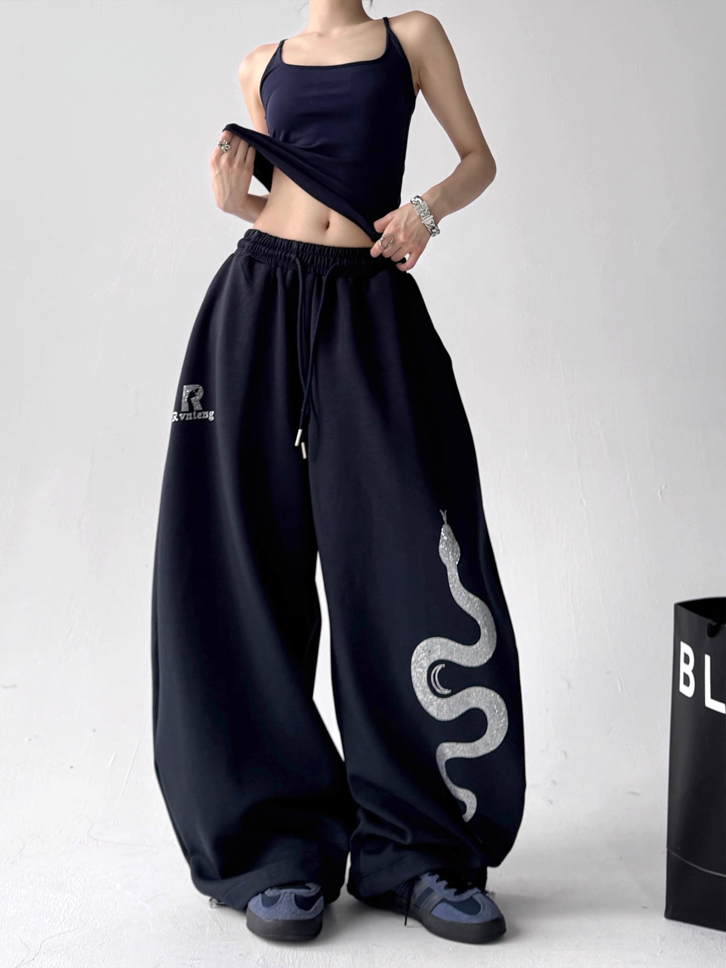 美式复古烫钻印花休闲卫裤女夏季2025超火宽松百搭跳舞运动阔腿裤