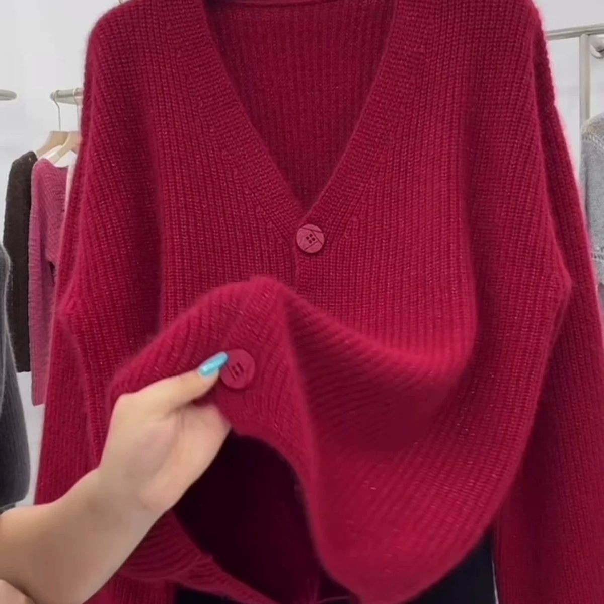 法式单排扣漂亮v领毛衣外套女装秋冬新款慵懒风显瘦羊毛针织开衫