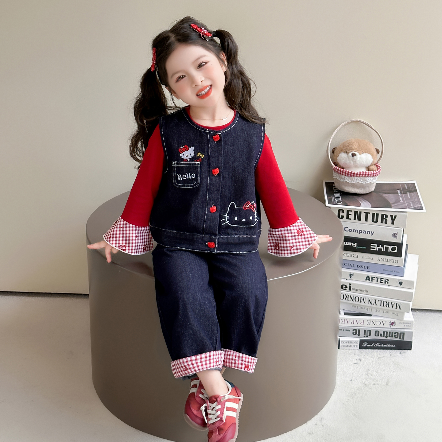 女童猫咪绣花牛仔套装秋季新款洋气时尚女宝韩版阔腿裤卡通三件套