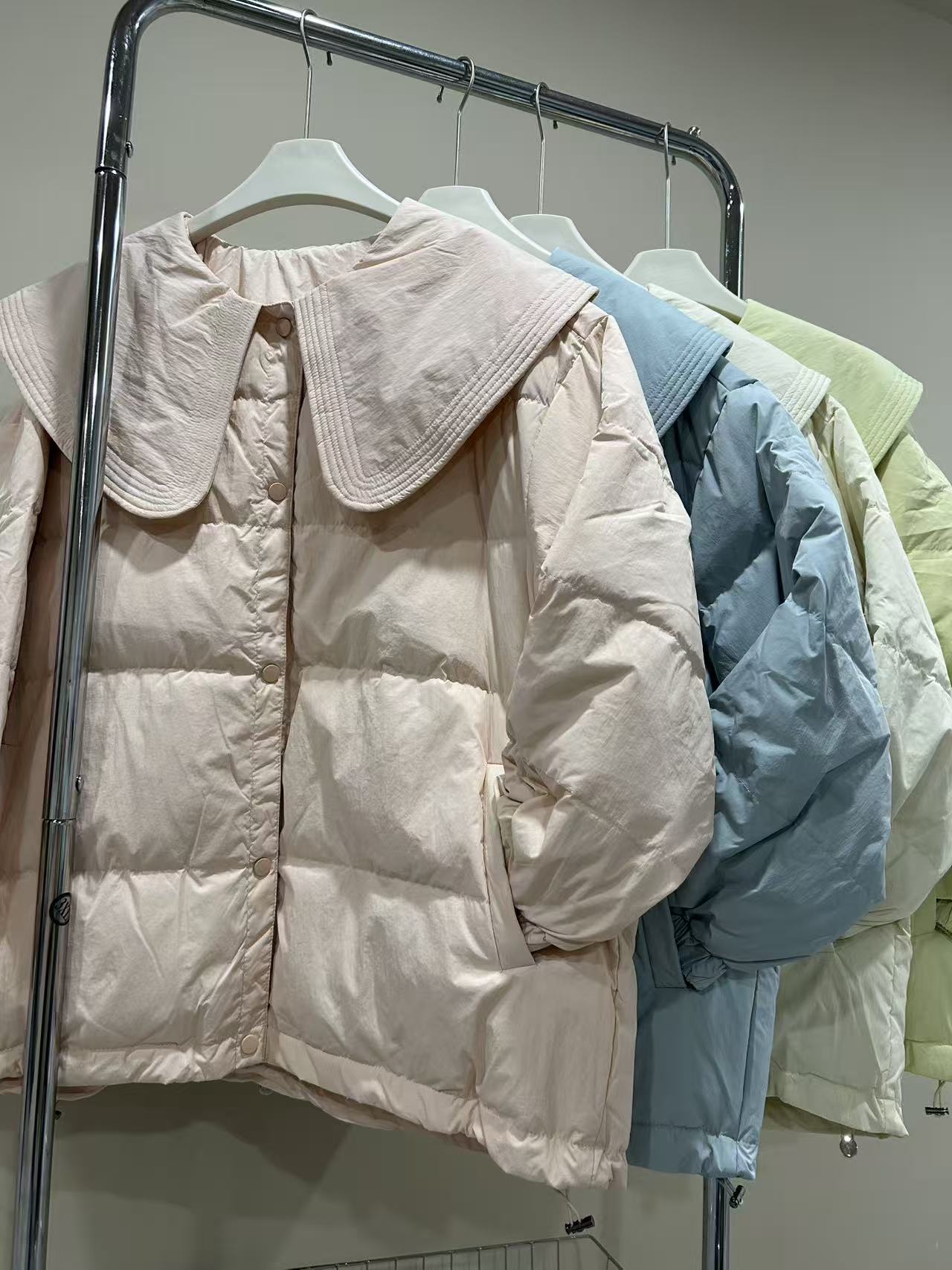 加大码娃娃领羽绒服女230斤韩版胖mm2025冬新款宽松休闲外套百搭