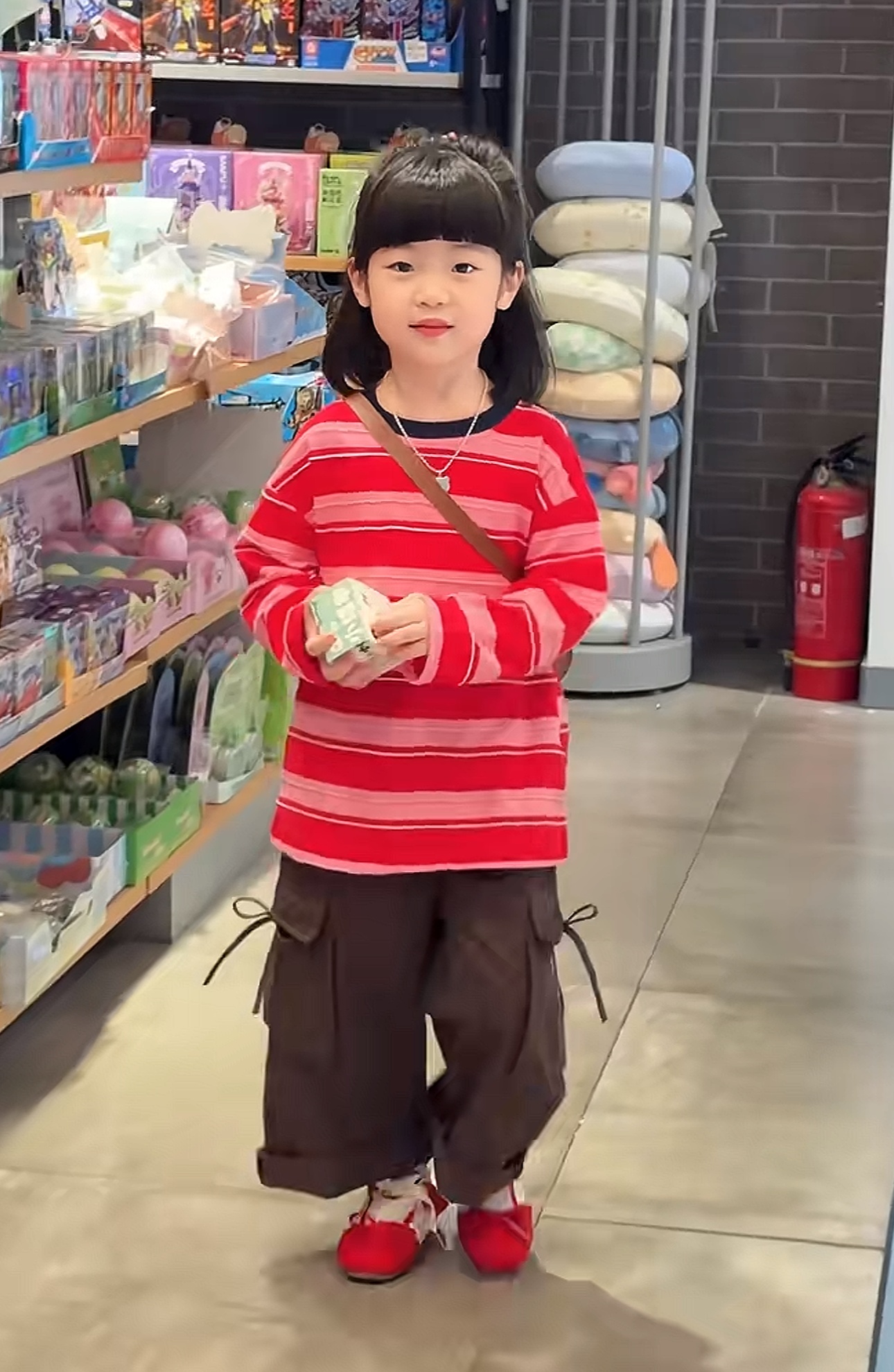 女童秋季2025新款儿童红色条纹长袖韩版髦洋气百搭工装裤两件套潮