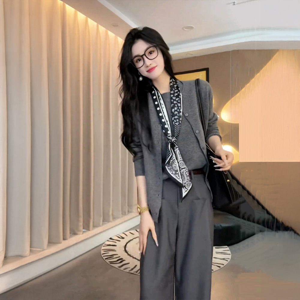 早秋穿搭一整套韩系慵懒风无袖背心毛衣开衫阔腿裤气质三件套装女