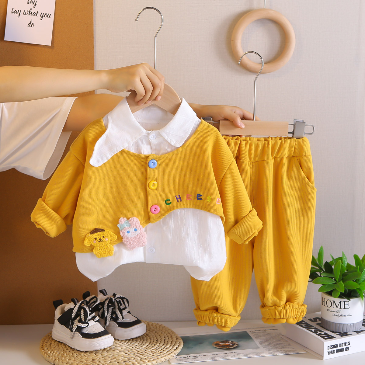 女童春秋季套装新款洋气女宝宝秋装长袖三件套婴儿童装小童时髦潮