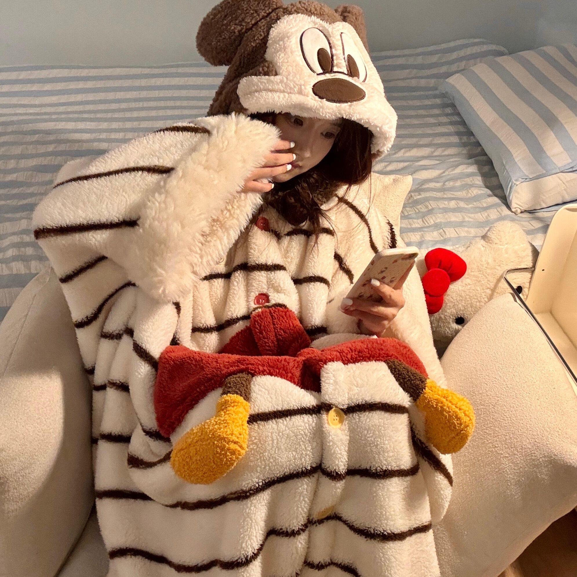 新款米奇冬款斗篷带袖子毛绒睡衣加厚睡衣可外穿韩版宽松居家