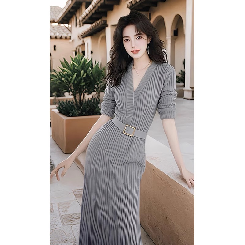 极简轻奢高级感纯色针织连衣裙女秋季交叉领腰带束腰修身绝美长裙