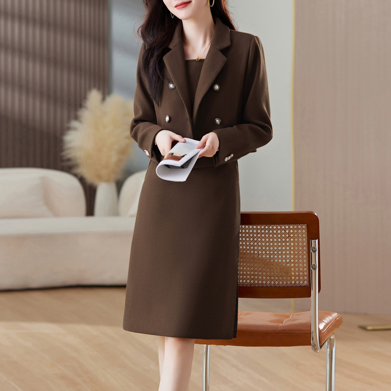 高级感毛呢裙女2025秋冬新款减龄气质短外套背心连衣裙