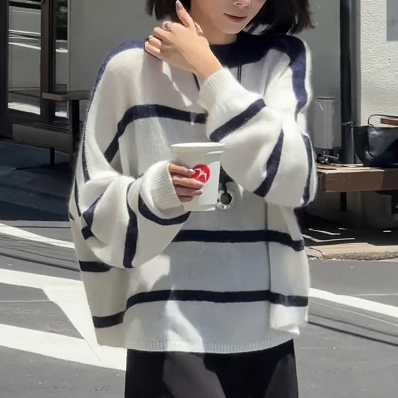 慵懒风条纹针织衫女士2025秋季新款时尚减龄宽松显瘦软糯打底上衣