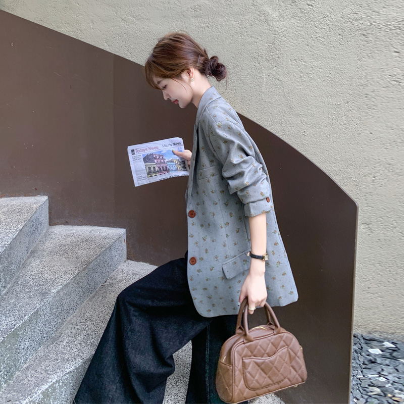 设计感气质碎花西装外套女2025春秋新款小众韩系松弛感慵懒风西服