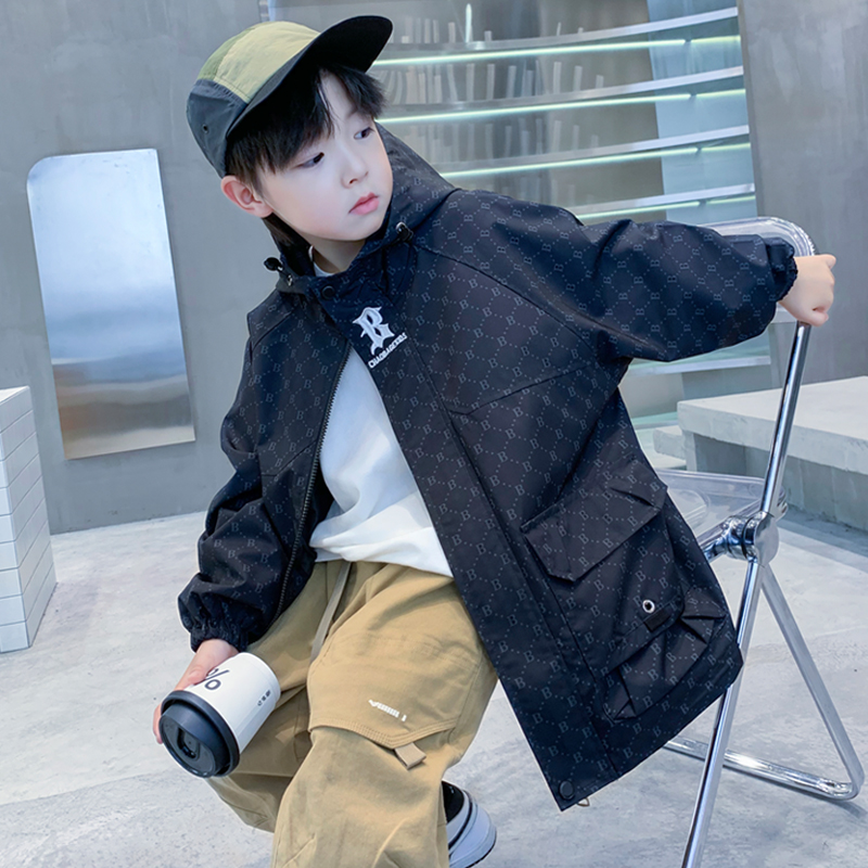 儿童装男童春秋款外套2025新款中大童秋季冲锋衣秋装风衣酷帅男孩