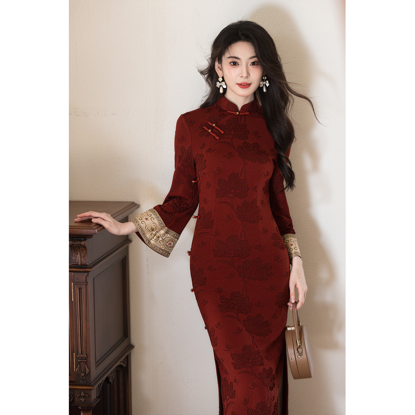 绝美红色长袖旗袍2025新款女新中式改良年轻款复古高端连衣裙秋冬