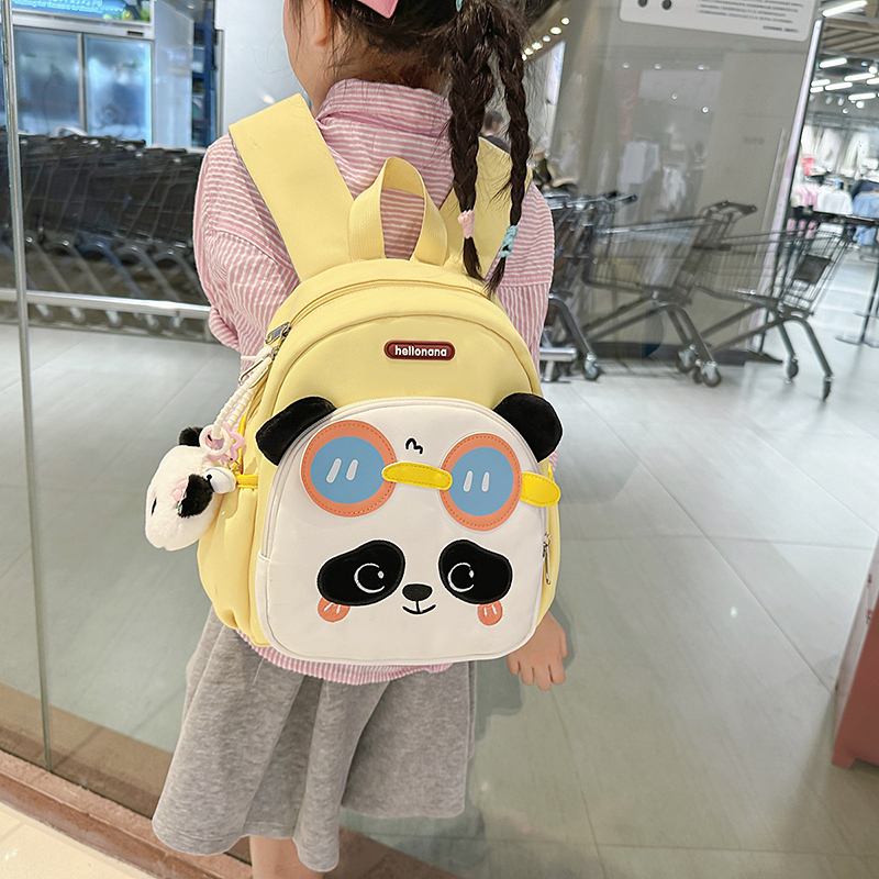 可爱卡通熊猫双肩包2025新款男女童幼儿园洋气百搭书包儿童背包潮