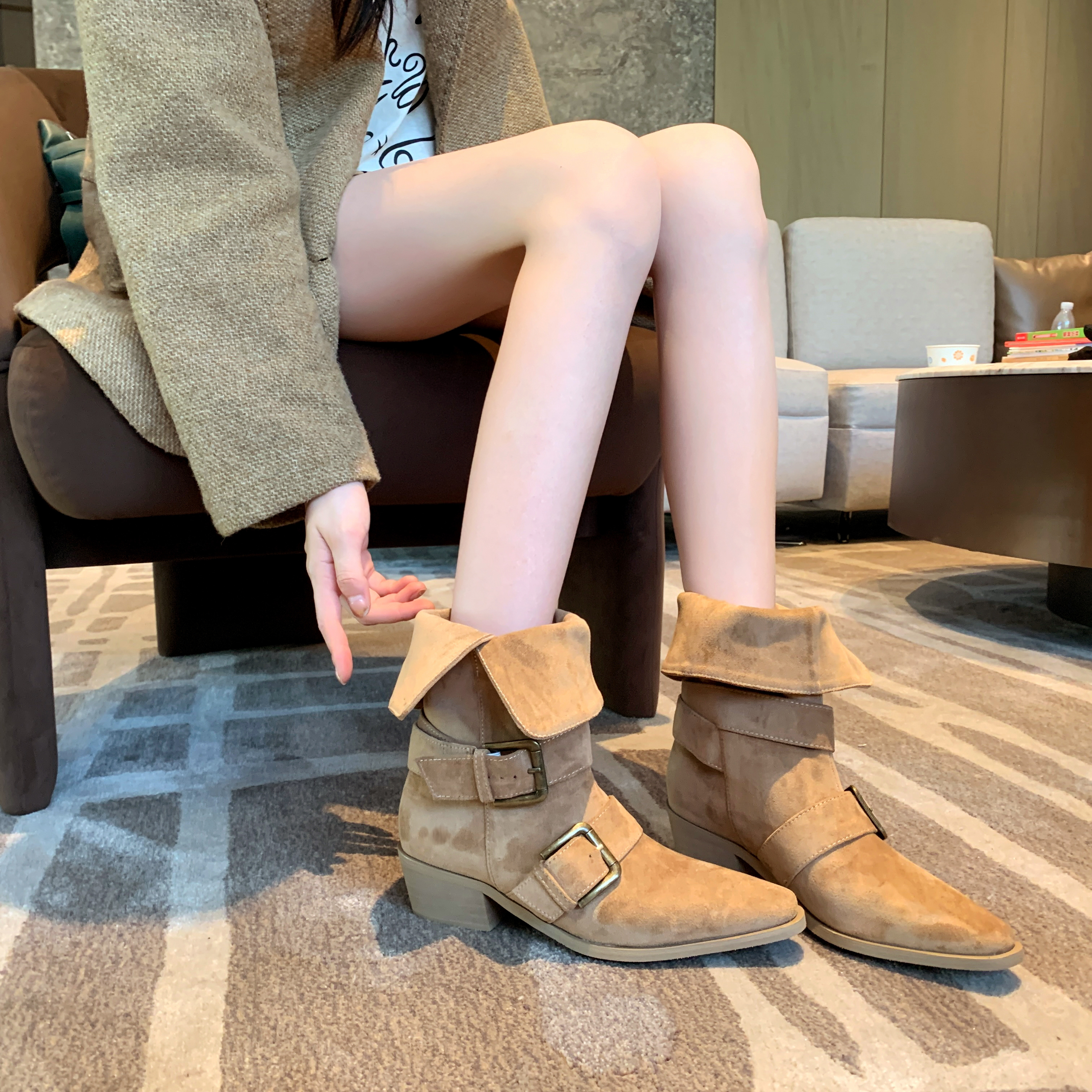 2025新款紫幻玲珑复古绒面大筒围粗跟西部牛仔宽胖脚大码短靴