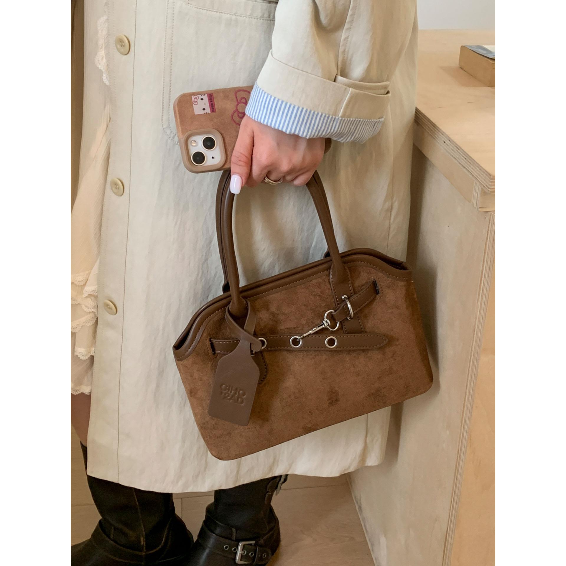 时尚小众麂皮绒包包女2025秋冬季新款通勤手提包斜挎包小拎包单肩