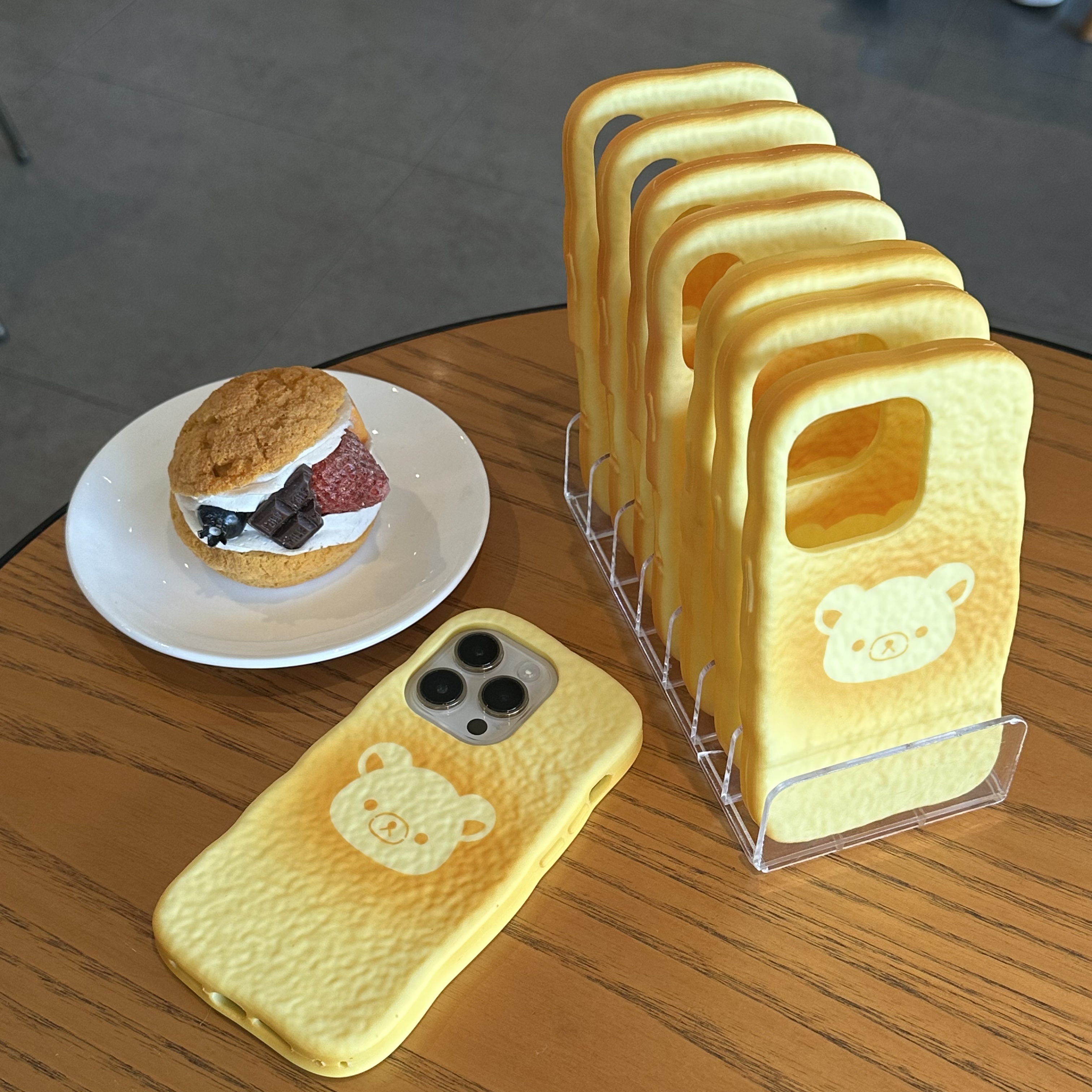 欧克里里吐司轻松熊适用苹果16/15promax手机壳13/14硅胶11/12套