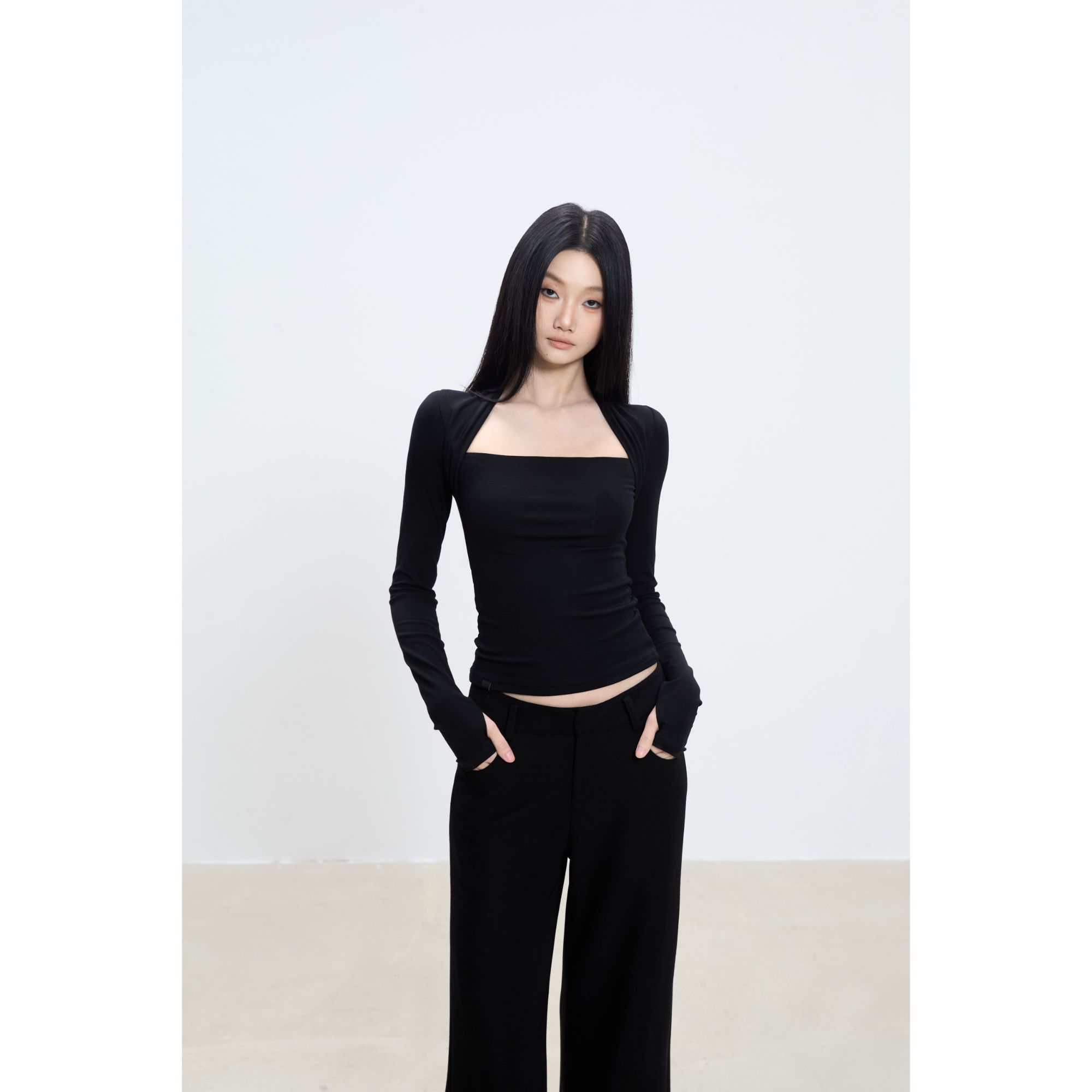 withmin凉皮 秋季辣妹显瘦百搭长袖正肩方领黑色T恤上衣2523965