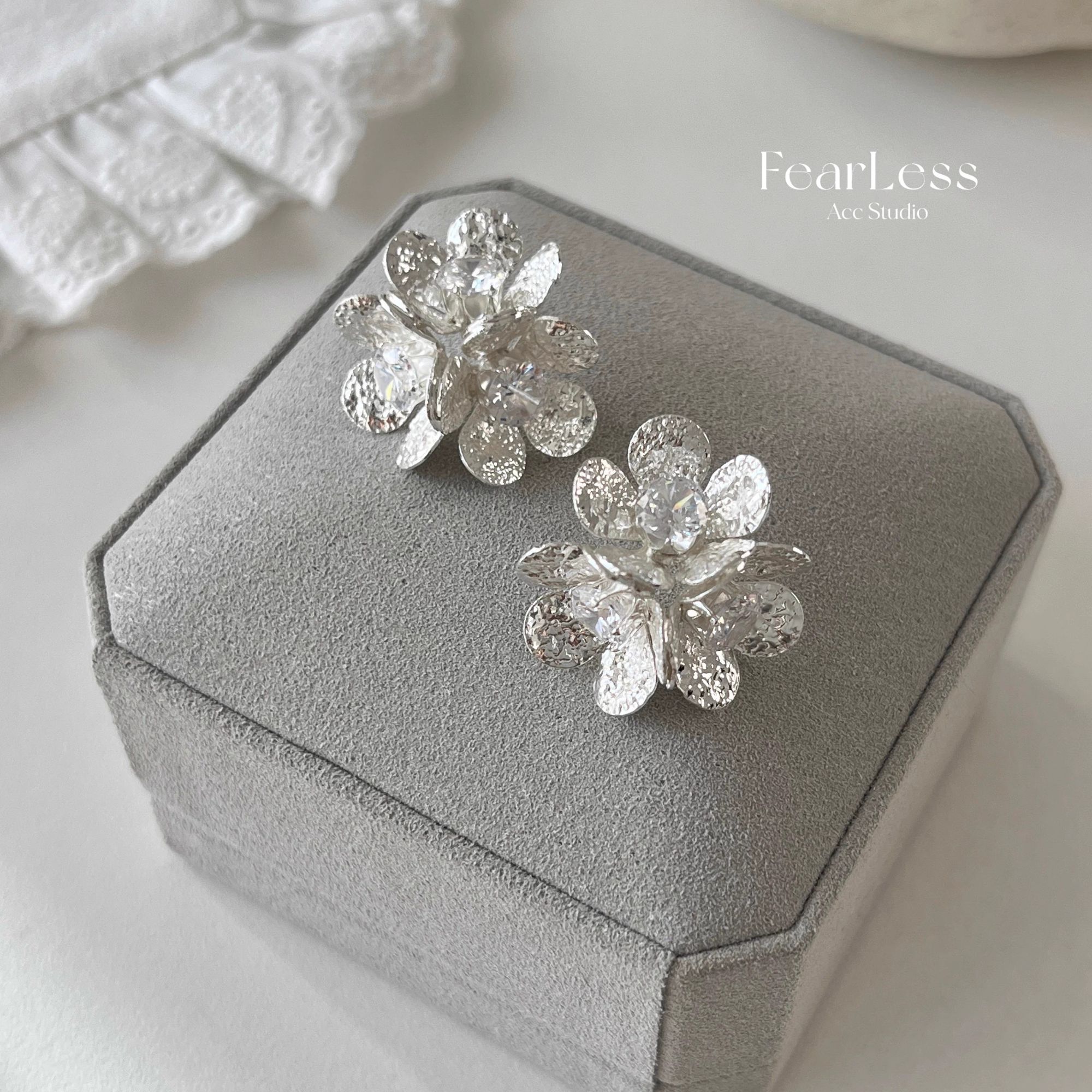 铜合金耳饰 韩系肌理感繁花耳钉女气质高级感花朵耳环精致耳饰潮