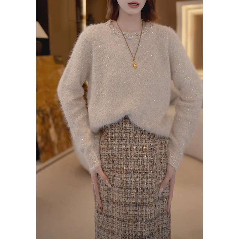 轻奢气质镶钻亮片精致感软糯毛衣女秋冬新款小香风显瘦百搭针织衫