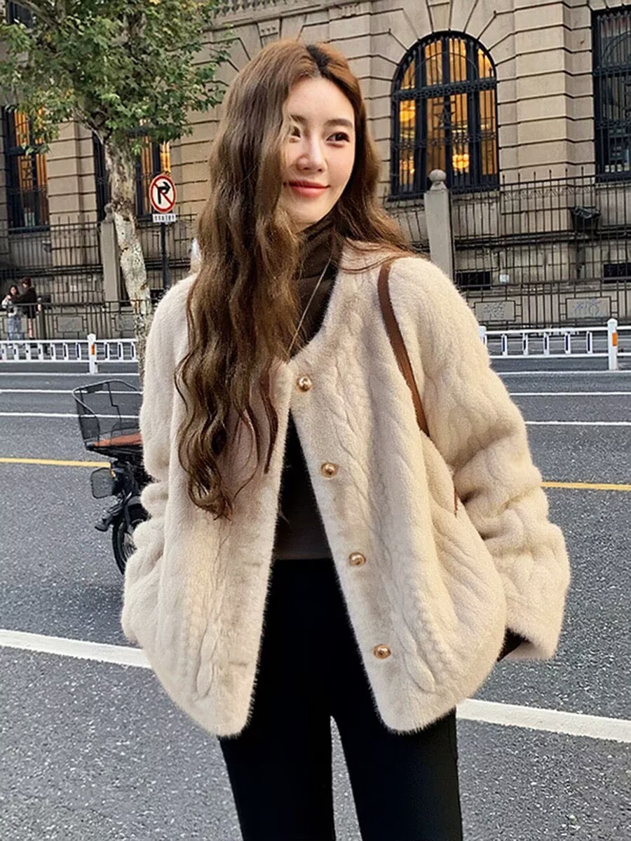 秋冬短外套短款雪兰貂小香风外套法式时尚网红加厚毛绒外套洋气女
