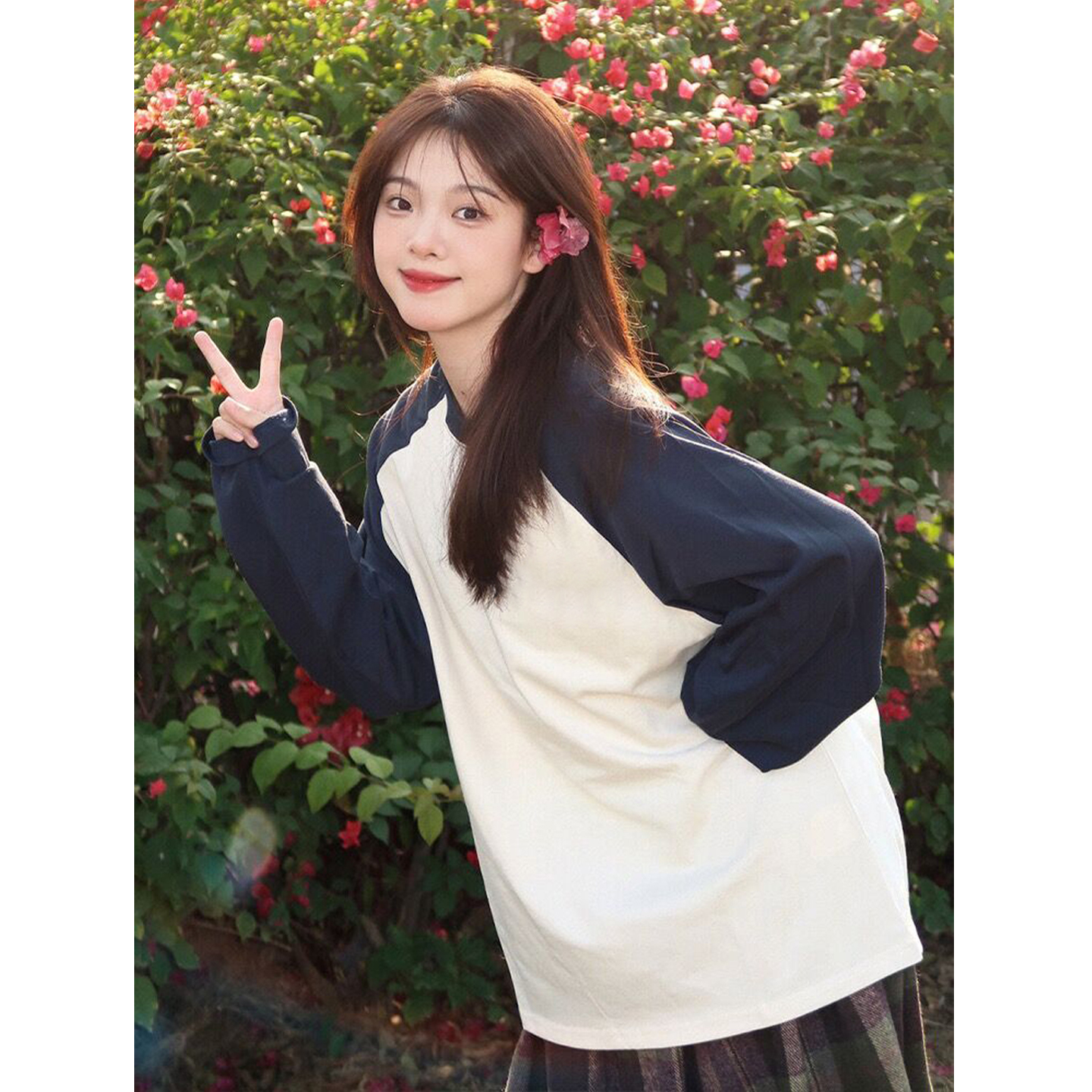 2025春秋新款女装蓝白撞色纯棉圆领插肩袖长袖t恤设计感宽松上衣