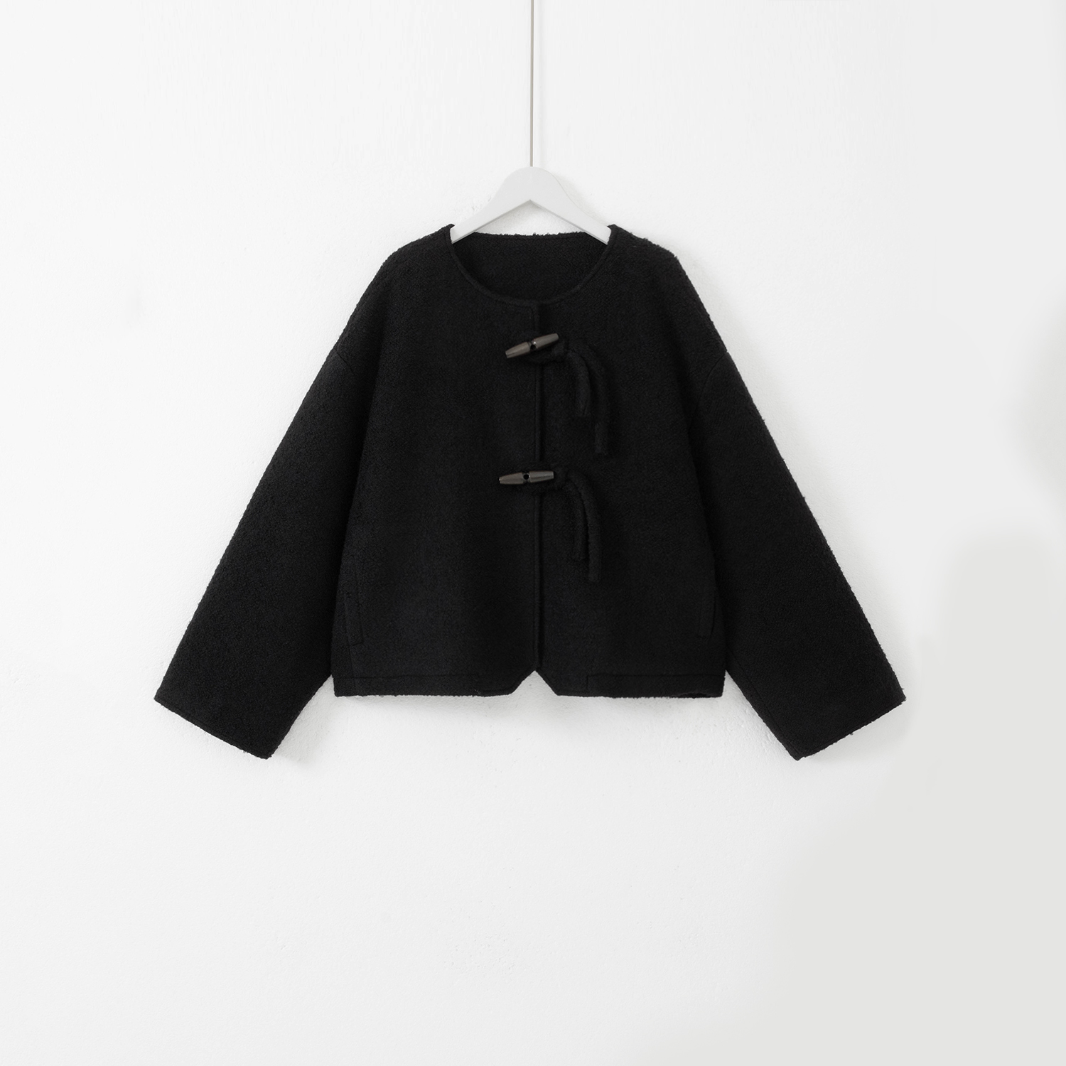 几里与麻 高级感百搭牛角扣外套 衣长57 胸围133 2100325