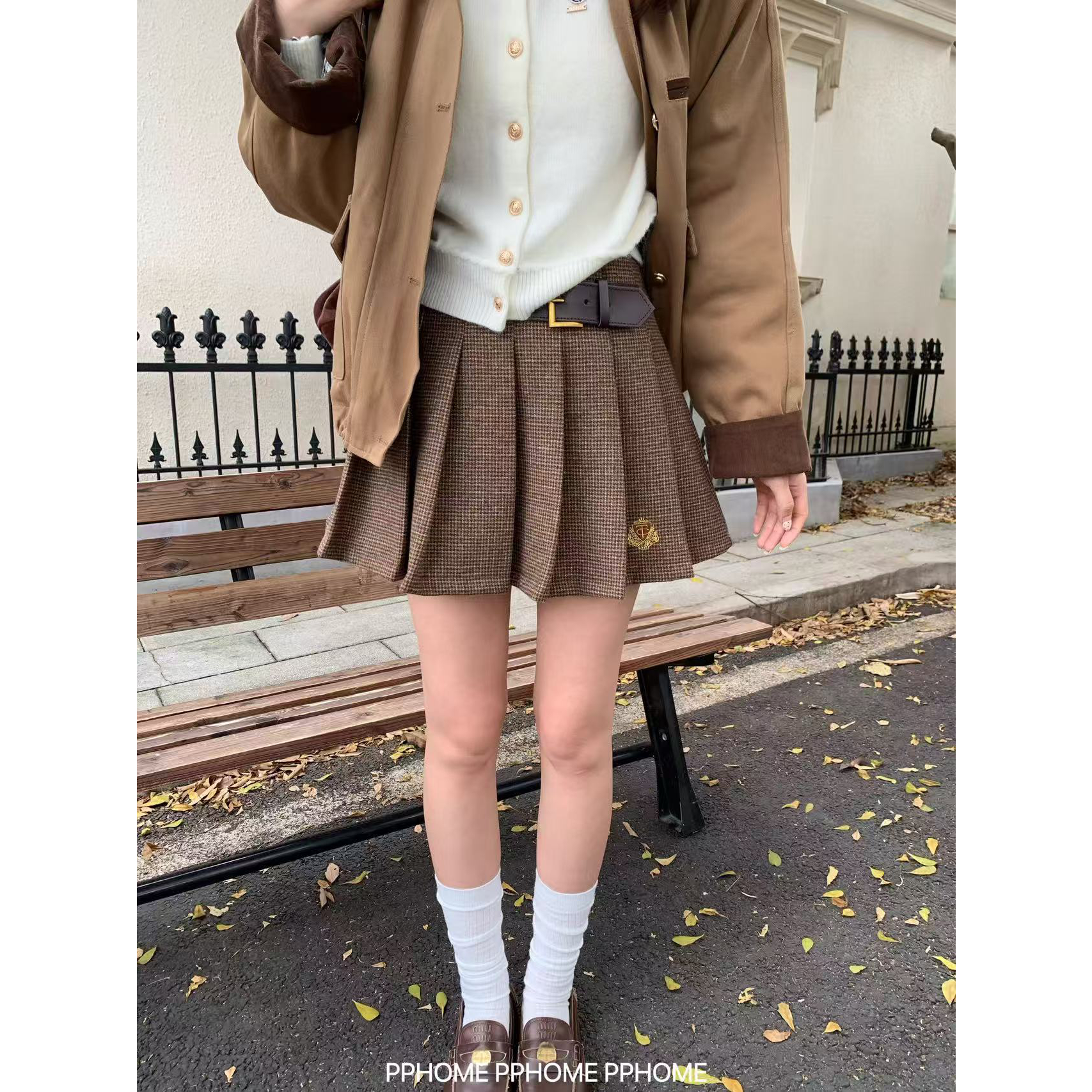 韩系复古风侧皮扣刺绣图章细千鸟格毛呢百褶裙女高腰防走光短裙子