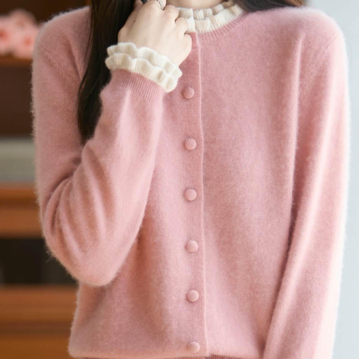 2025秋冬新款圆领木耳边100纯羊毛针织开衫女短外套毛衣外搭上衣