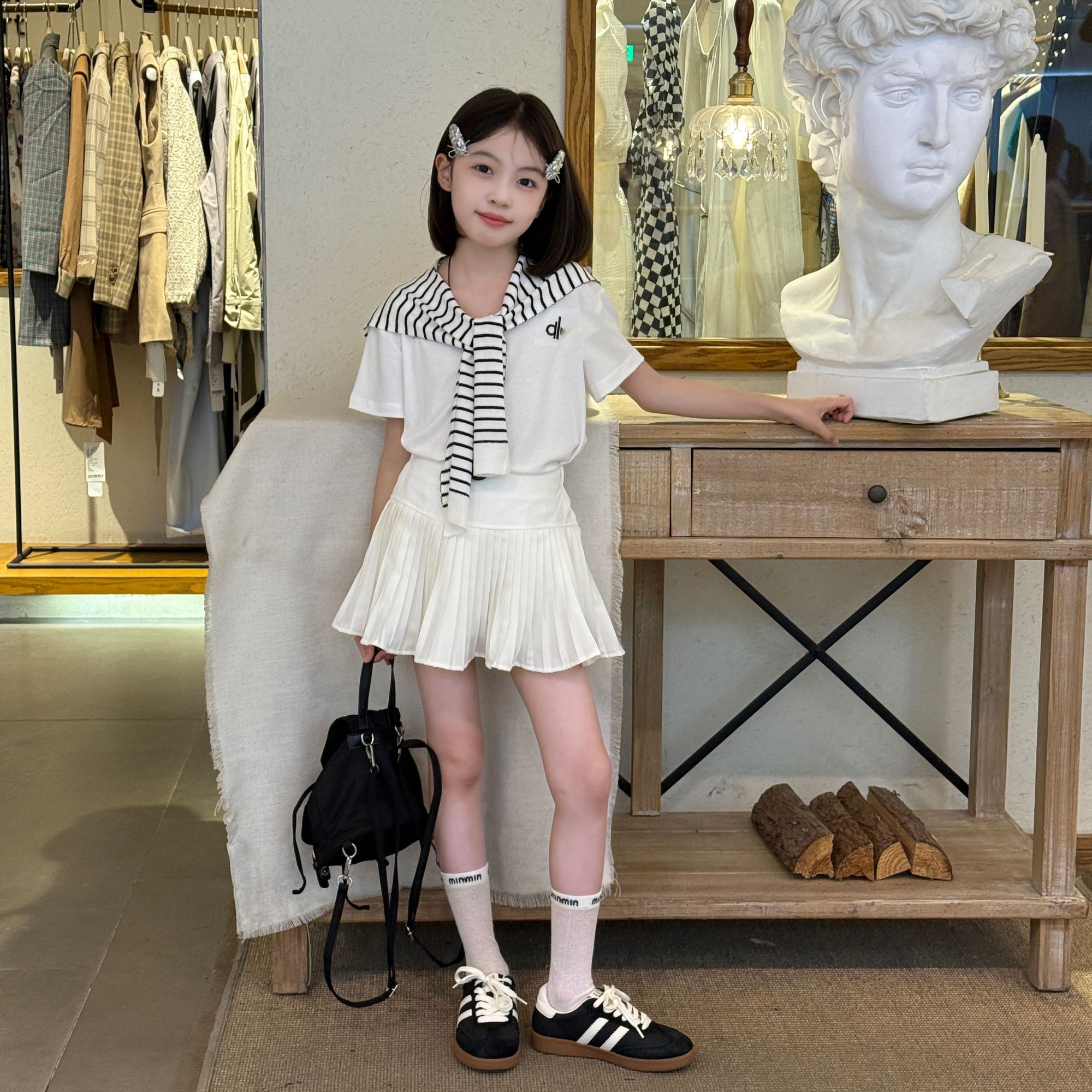 女童刺绣披肩百褶裙三件套2025夏季新款大儿童半袖上衣T裙裤套装