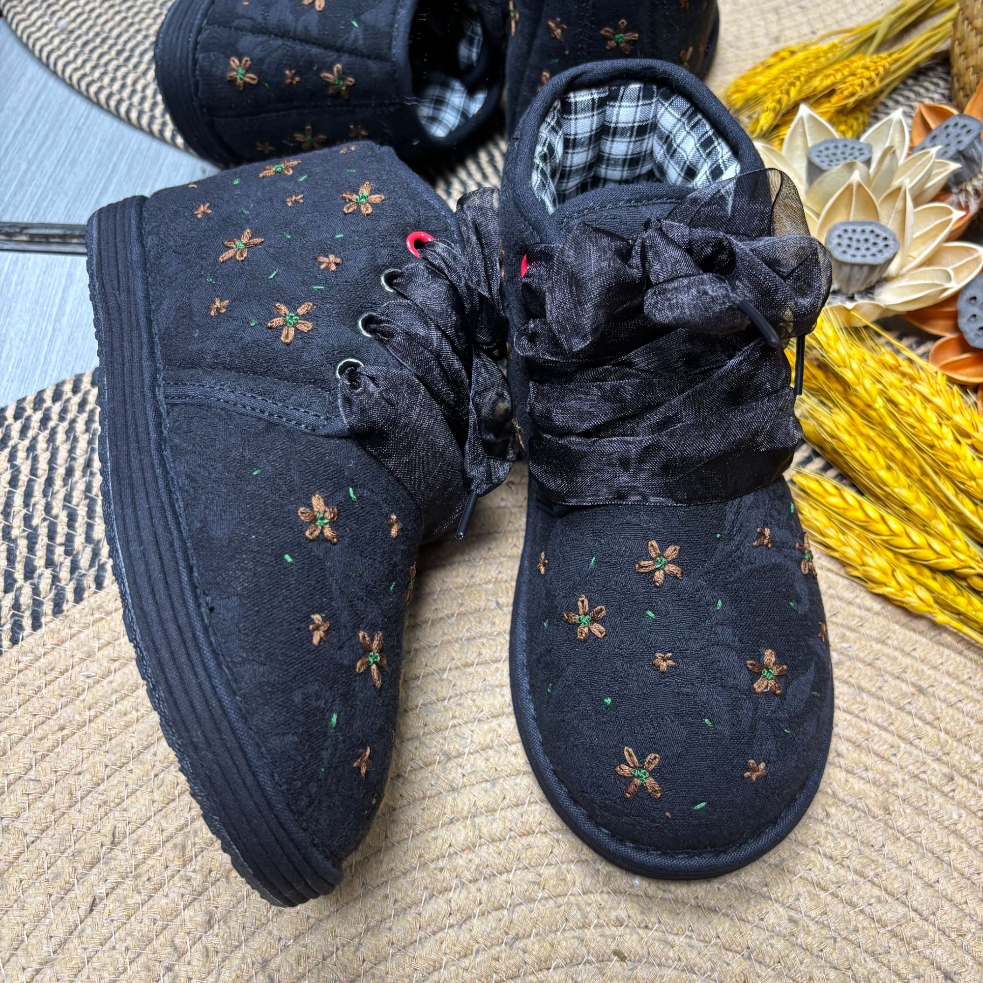 HT 冬季手工绣花满天星中高帮系带棉花鞋千层布底平底妈妈鞋