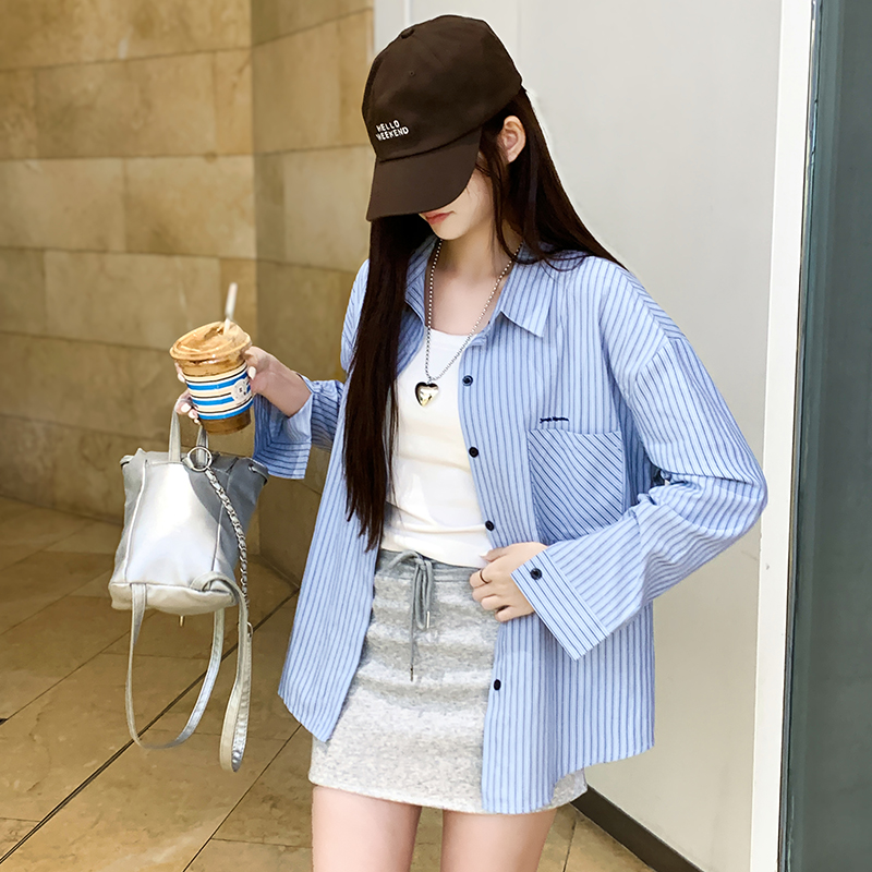 新品款蓝色oversize条纹衬衫翻领宽松刺绣衬衣长袖上衣休闲女