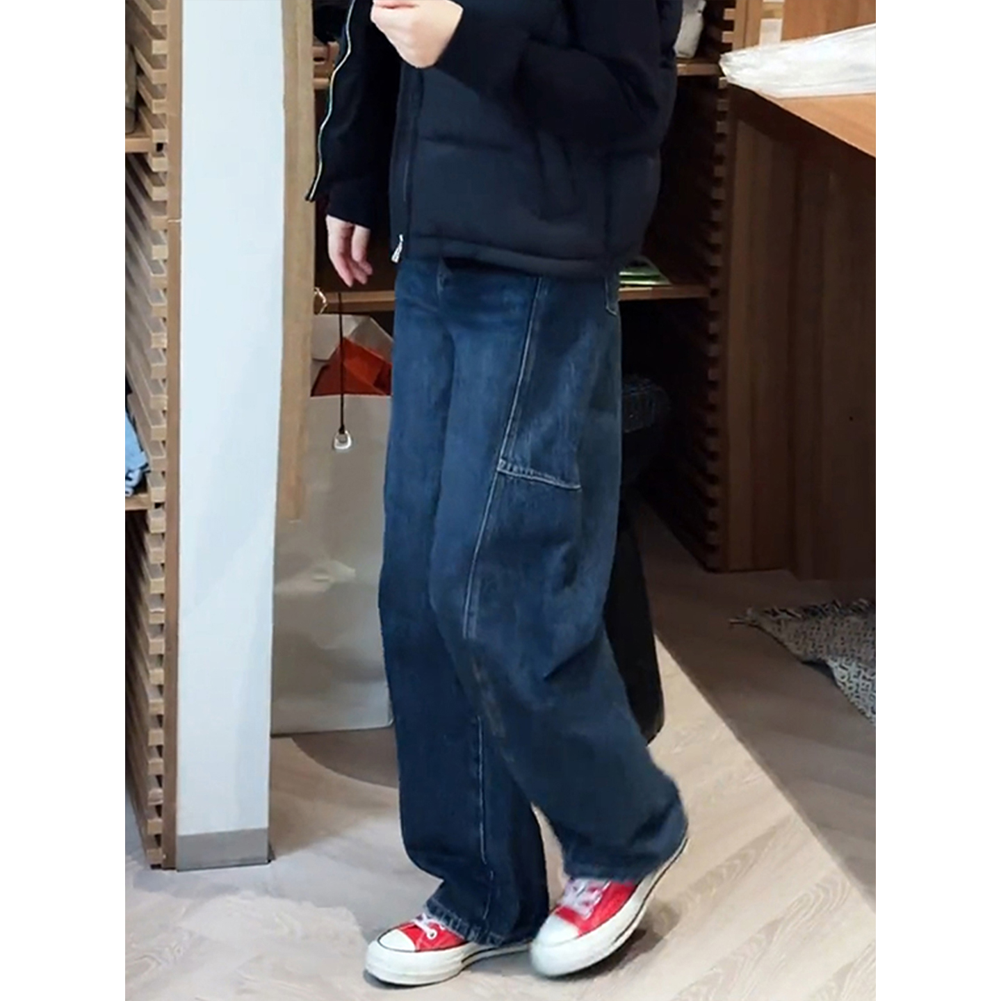 拉夏贝尔蓝色垂感加绒弯刀牛仔裤女2025秋冬新款高腰宽松阔腿裤子