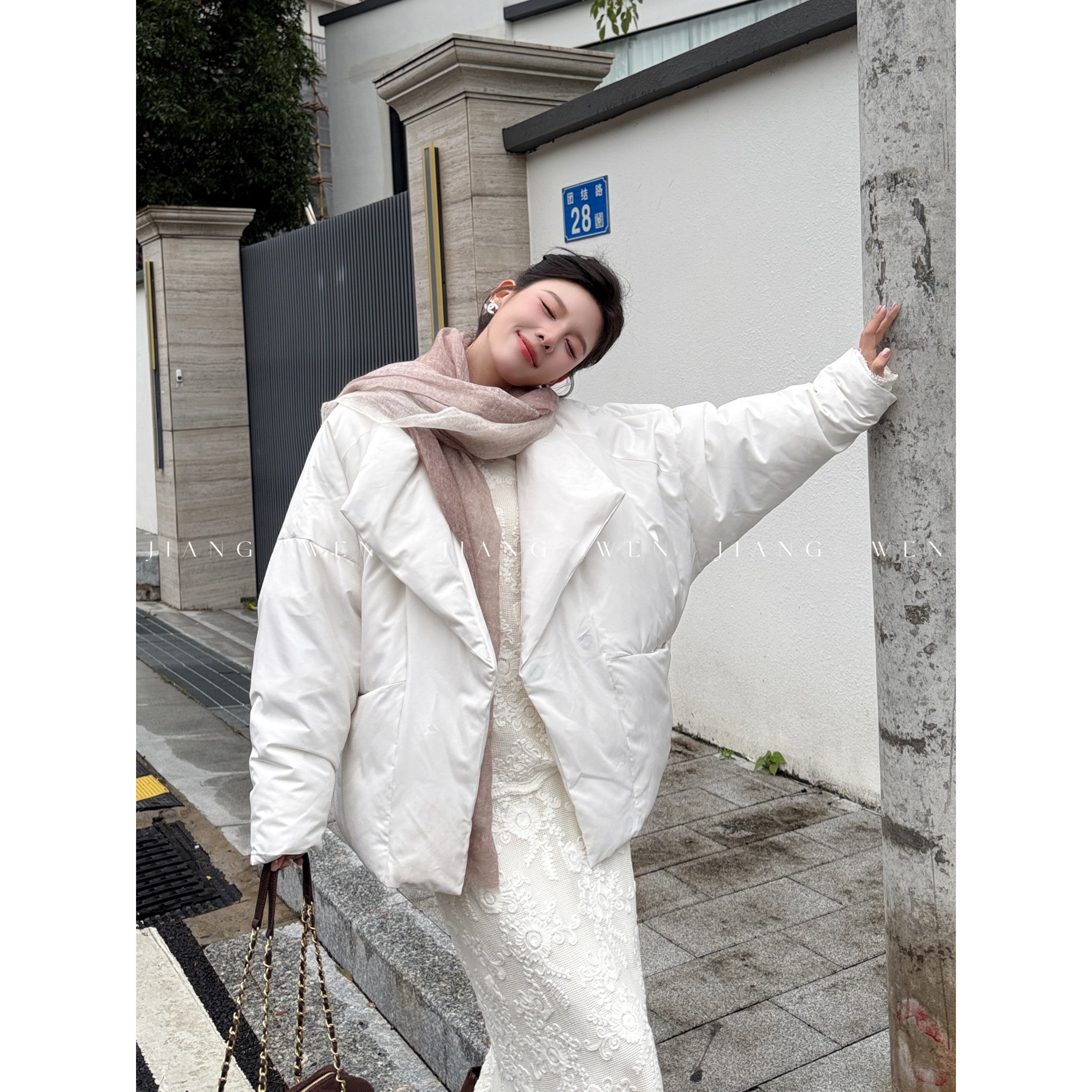 【冬宁羽绒】姜雯 零压感翻领白色短款90白鸭绒羽绒服