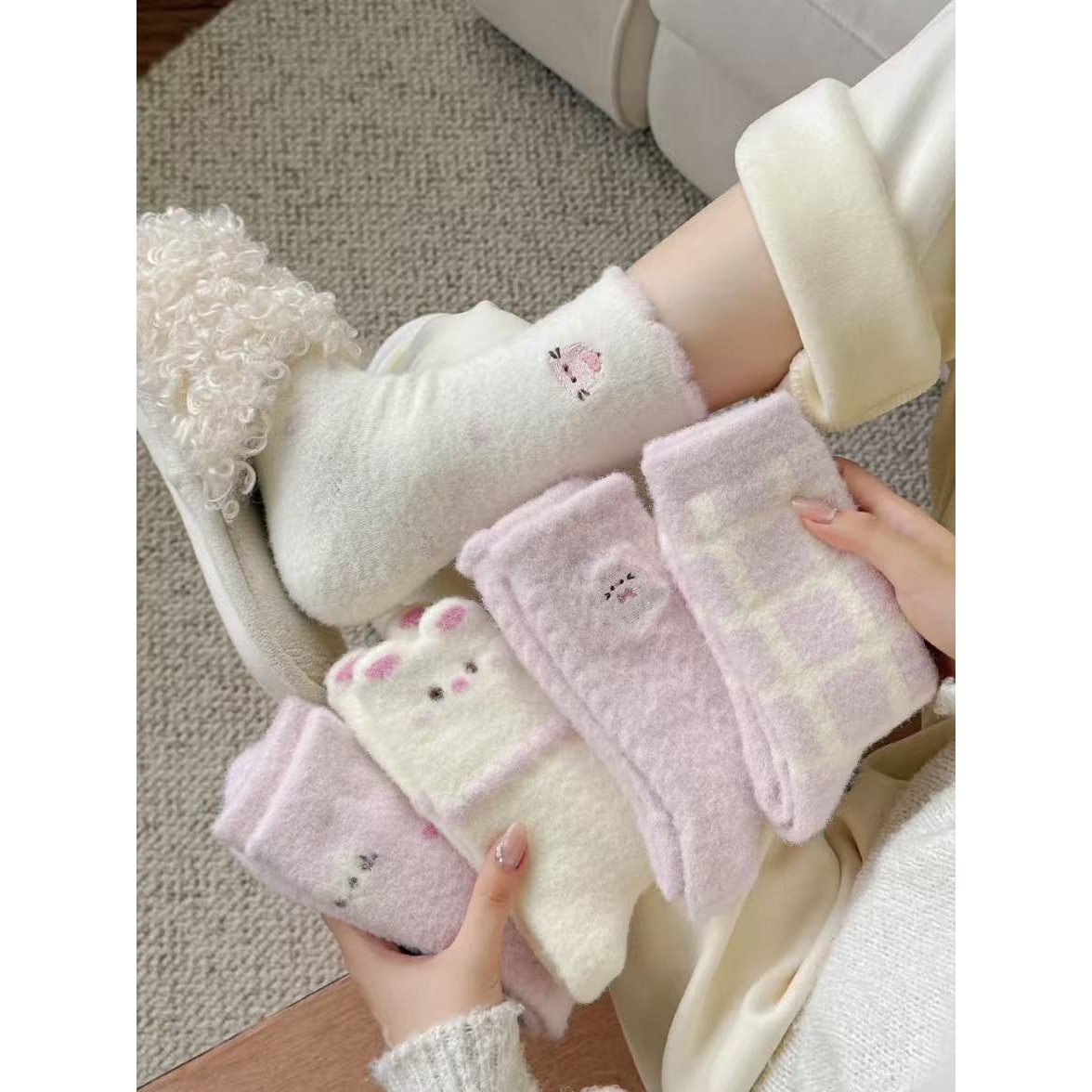 粉紫色猫咪水貂绒袜子女秋冬加厚可爱中筒袜保暖睡眠袜月子袜CFF