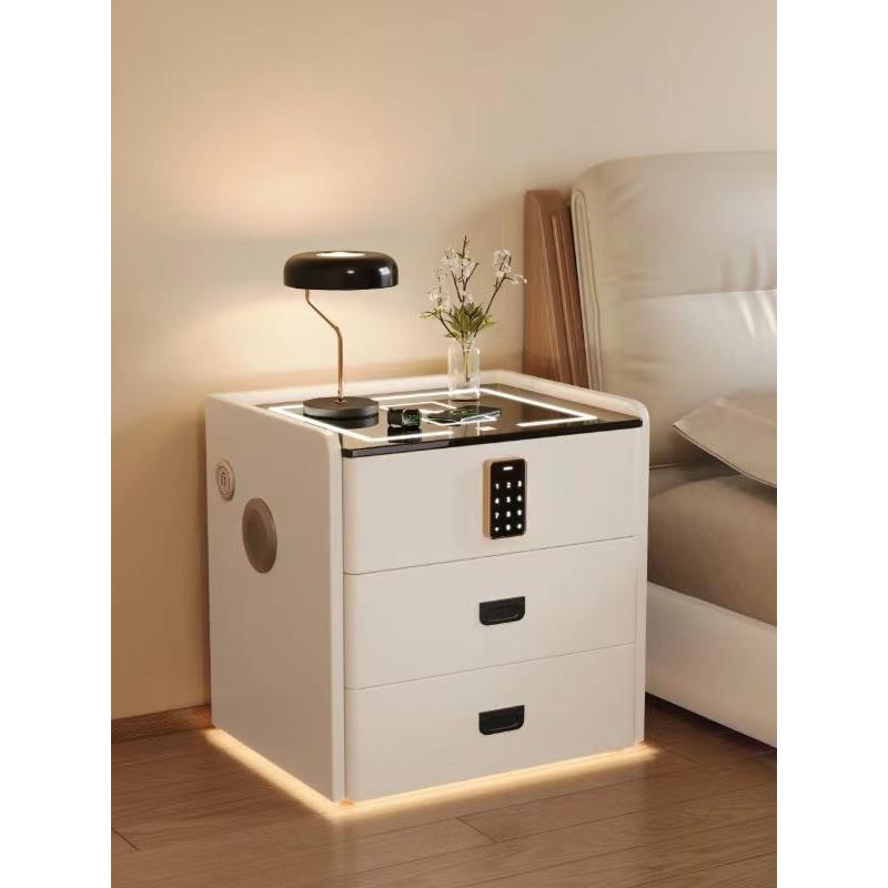 2025新款智能人体感应灯轻奢简约实木家用床头柜卧室多功能床边柜