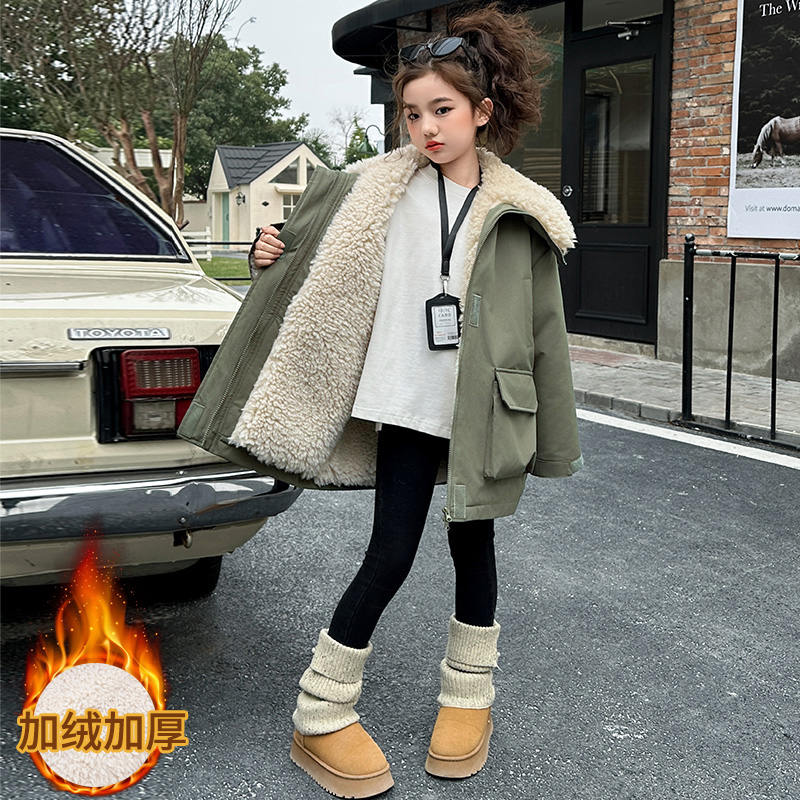 女大童加绒派克服秋冬装2026新款洋气时髦小女孩冬季加厚棉衣外套