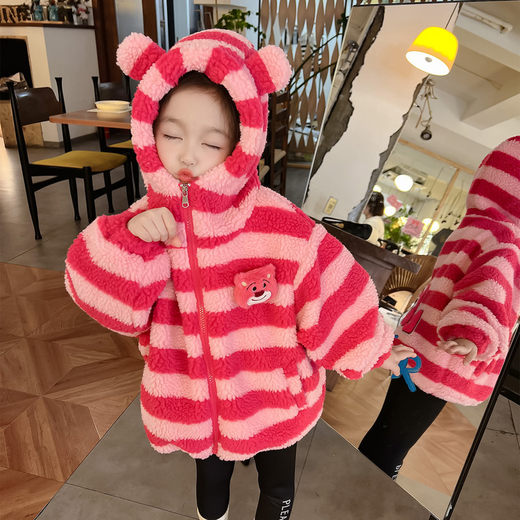 女童冬季加绒外套儿童2025新款小熊条纹毛毛衣女宝宝冬款保暖衣服