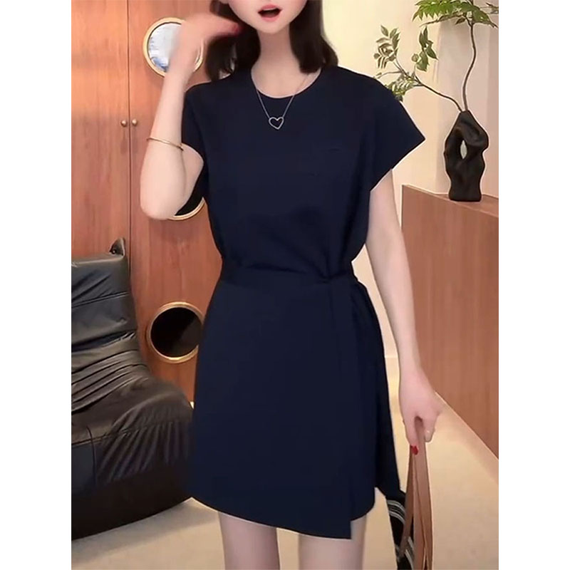 设计感圆领立体字母印花短袖连衣裙女夏季新款小个子绑带收腰短裙