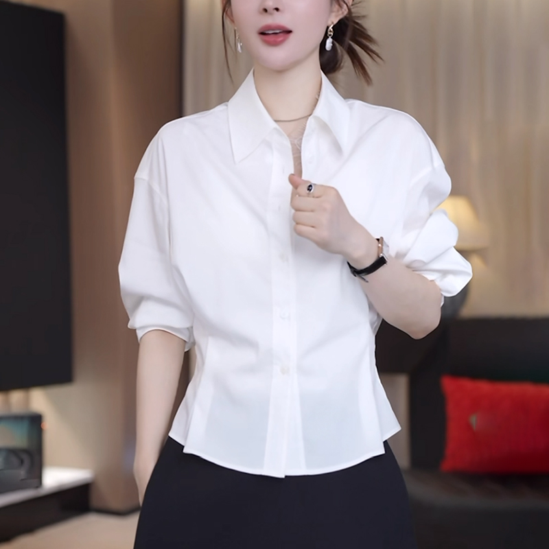 女士白色翻领长袖衬衫2025秋季新款高级感收腰显瘦内搭打底衫上衣