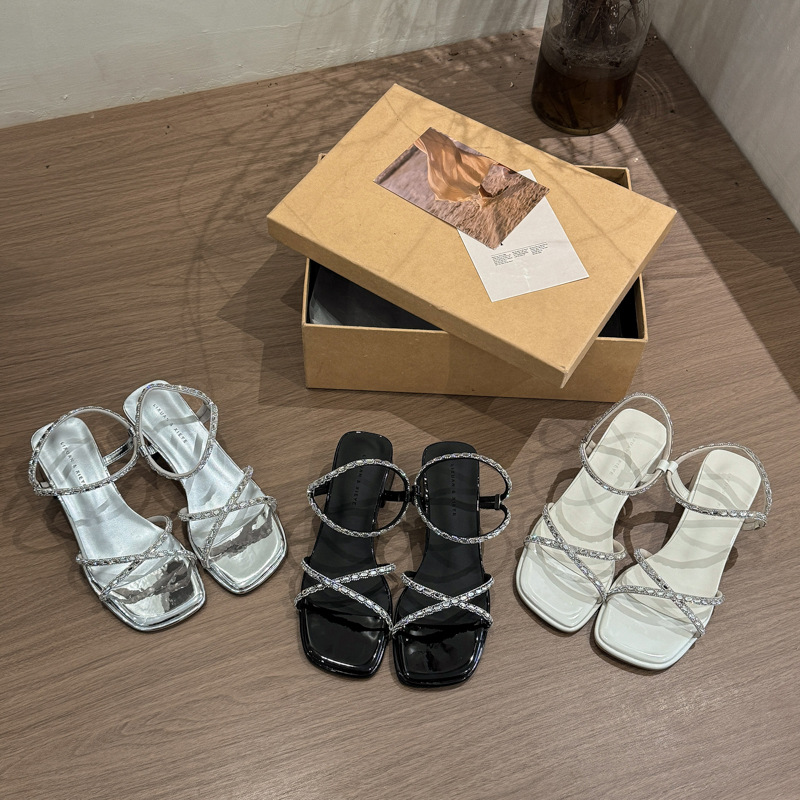 百搭蝴蝶结夏季方头水钻粗跟露趾高跟配裙子时尚凉鞋新款罗马凉鞋