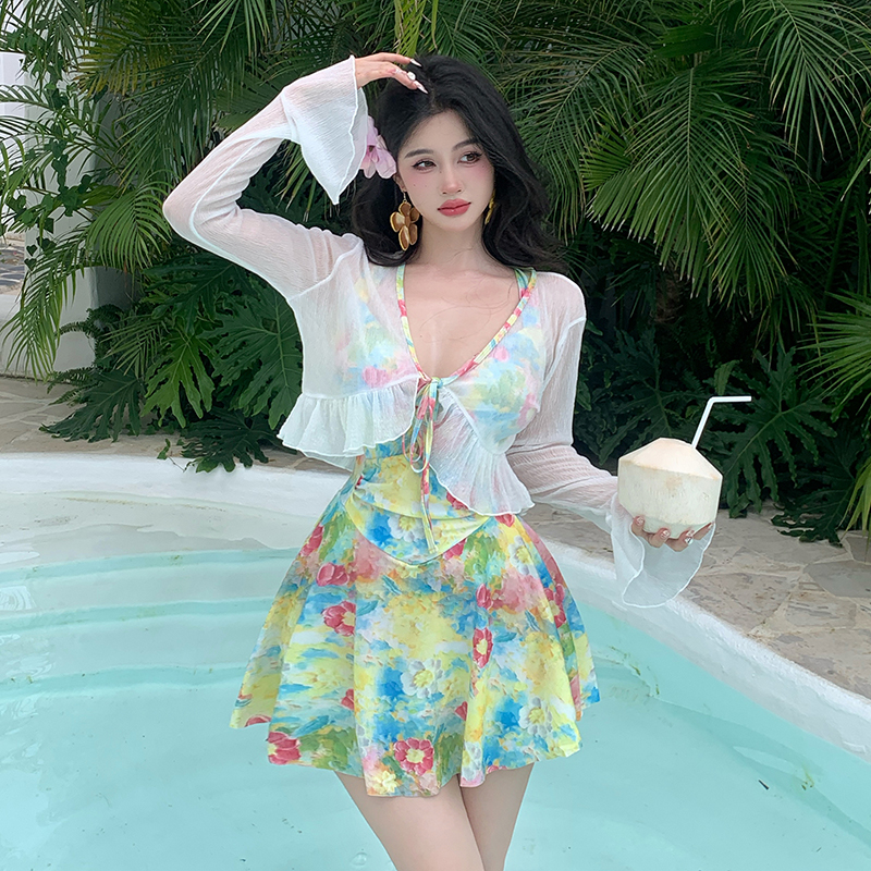 《蓝调花语》女款裙式连体泳衣复古民族风遮肚显瘦挂脖美背度假泳装