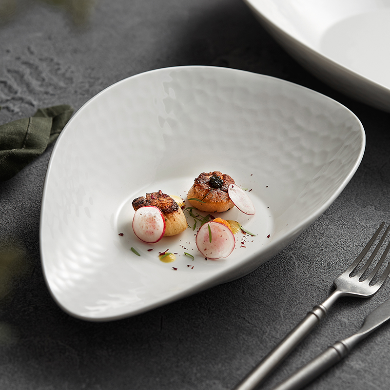盘子碗家用2025新款创意陶瓷菜盘现代简约高端轻奢白色水果沙拉碗
