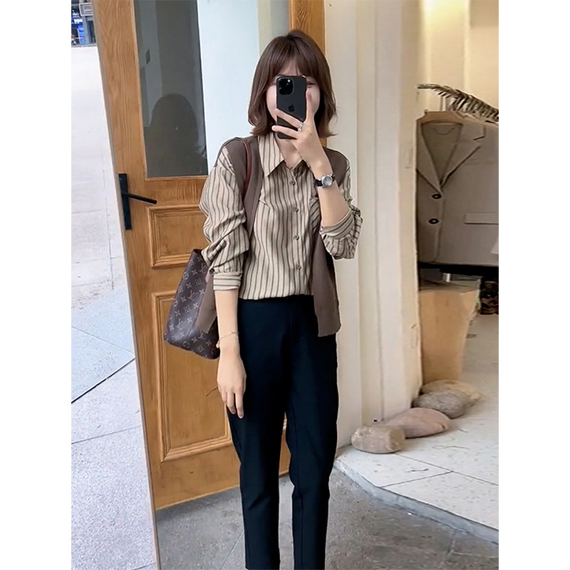 时尚宽松小众洋气韩版设计感大码女装显瘦百搭气质衬衫2023年秋季