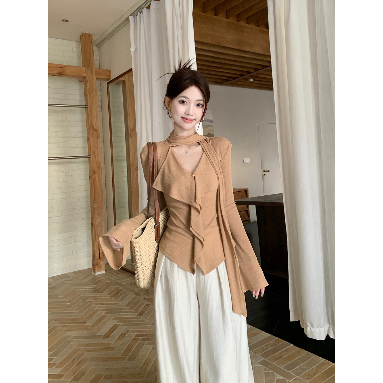 设计感小众V领飘带长袖气质显瘦上衣宽松阔腿裤早秋时尚两件套装