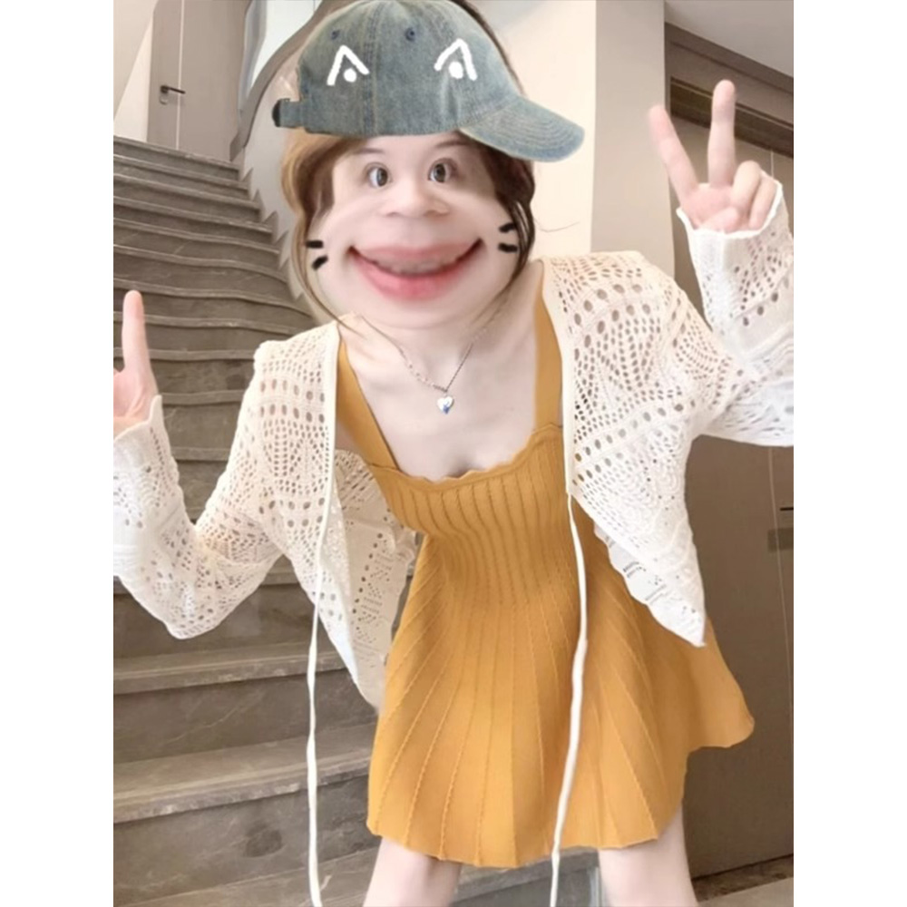 韩系橘黄色吊带连衣裙女夏2025新款温柔风穿搭镂空白色开衫两件套