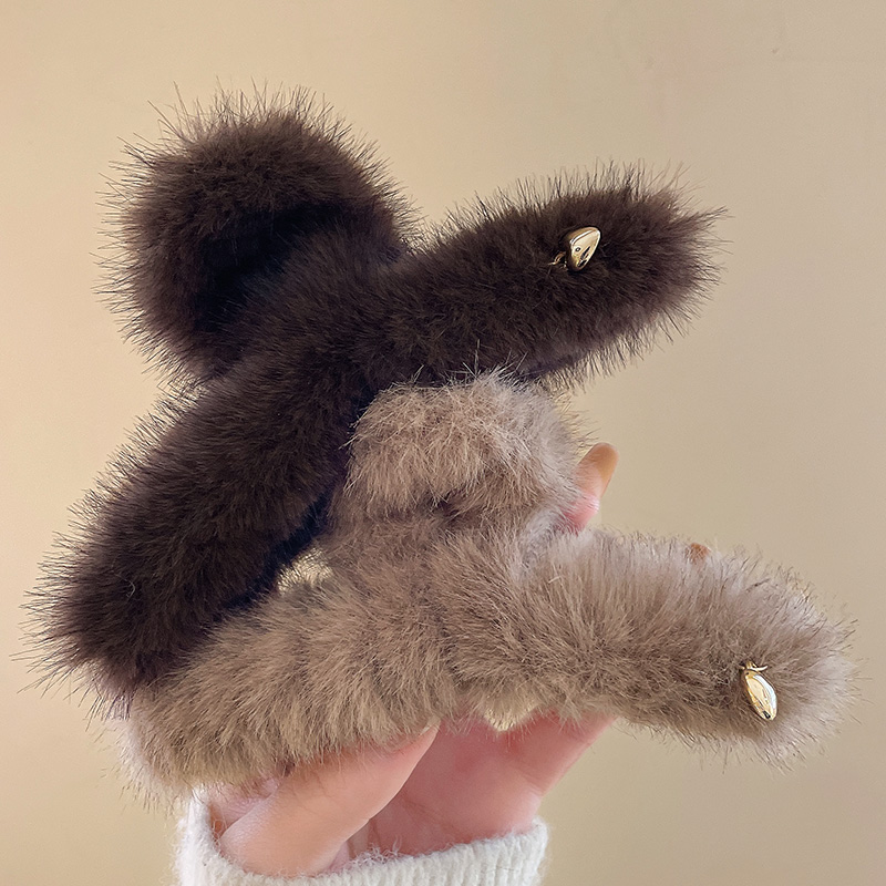 秋冬毛绒抓夹女高级感鲨鱼夹大号发抓发卡后脑勺盘发夹大号头饰品