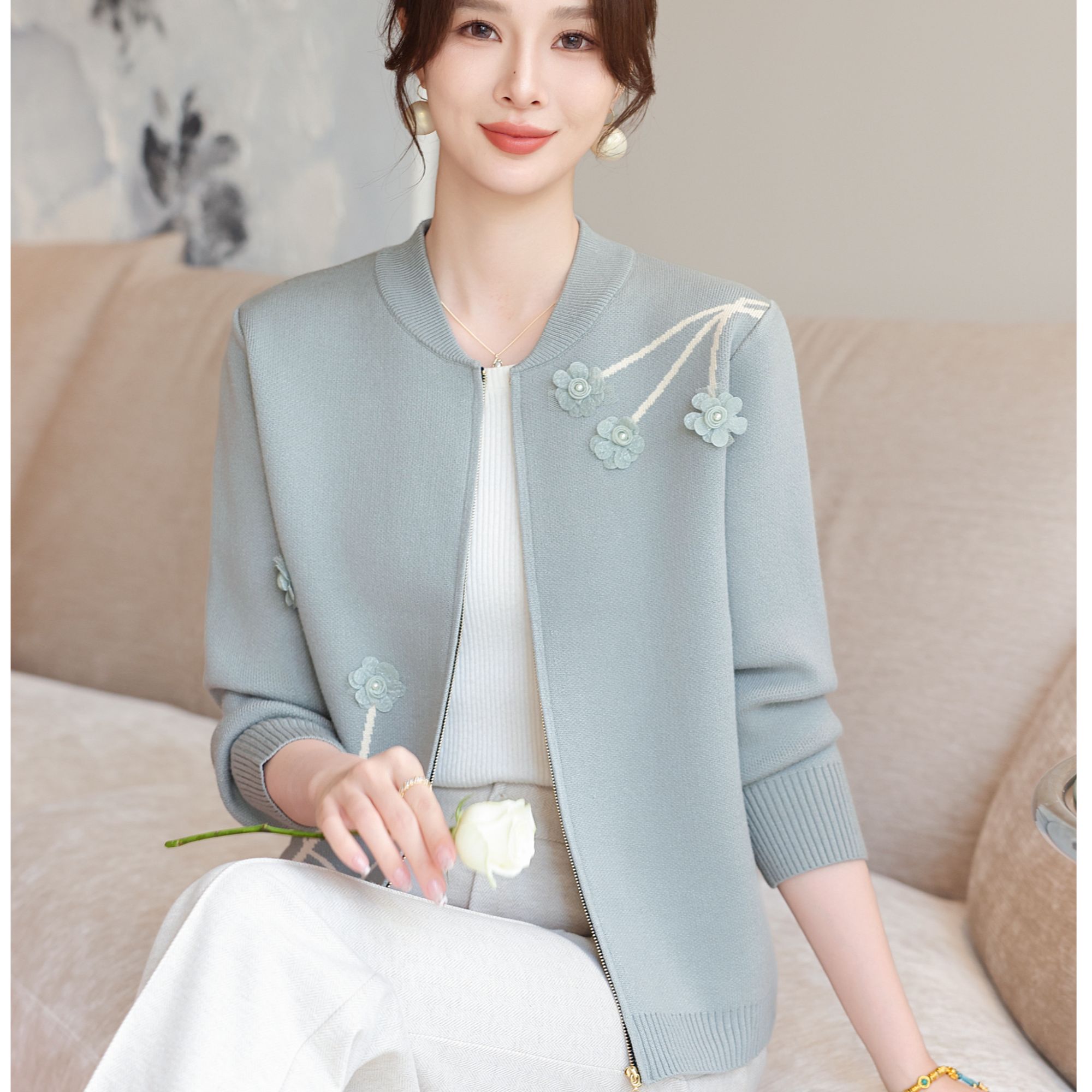 妈妈秋装新款外套40岁50妇女小香风上衣服中老年洋气春秋针织夹克